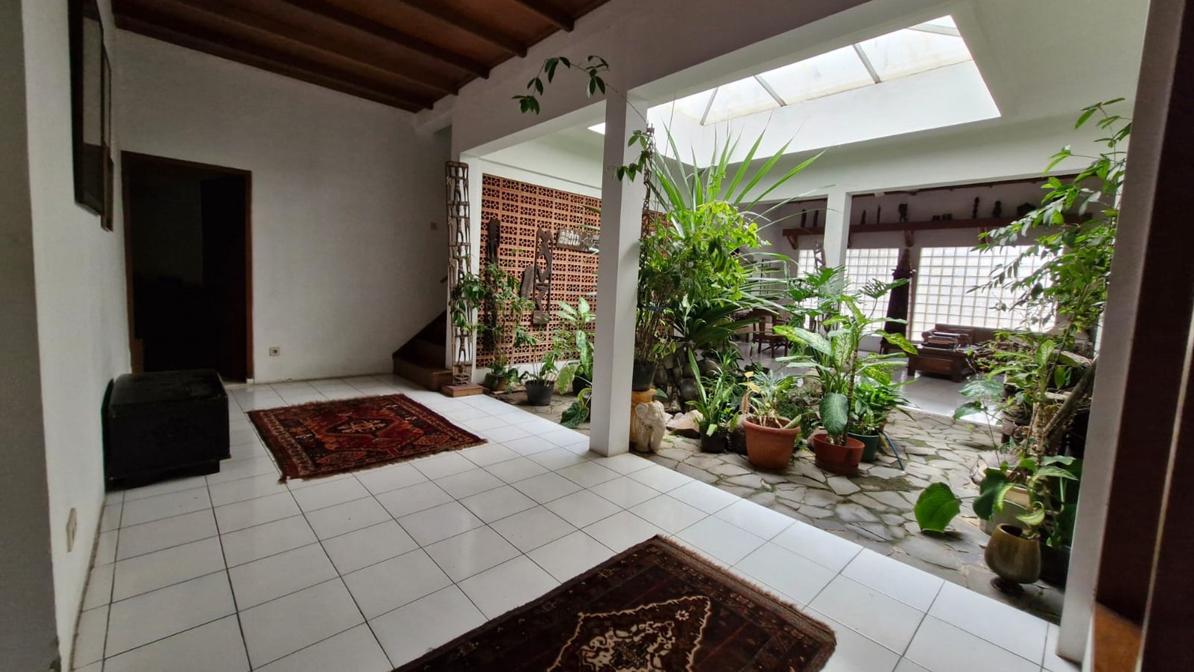 Rumah lama hitung tanah Jl. Gaharu Cipete, Cilandak, Jakarta Selatan