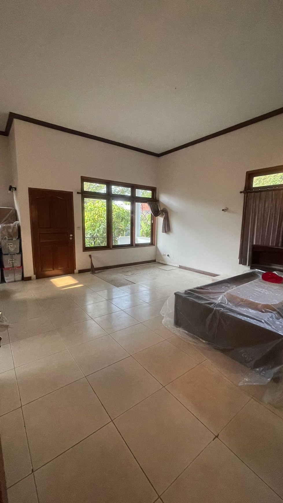 Dijual Rumah di JL. S Cimandiri Taman Tirta Golf BSD Tangerang