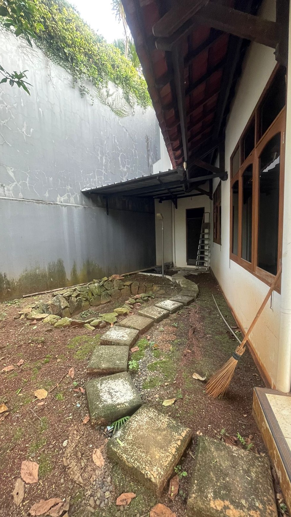 Dijual Rumah di JL. S Cimandiri Taman Tirta Golf BSD Tangerang