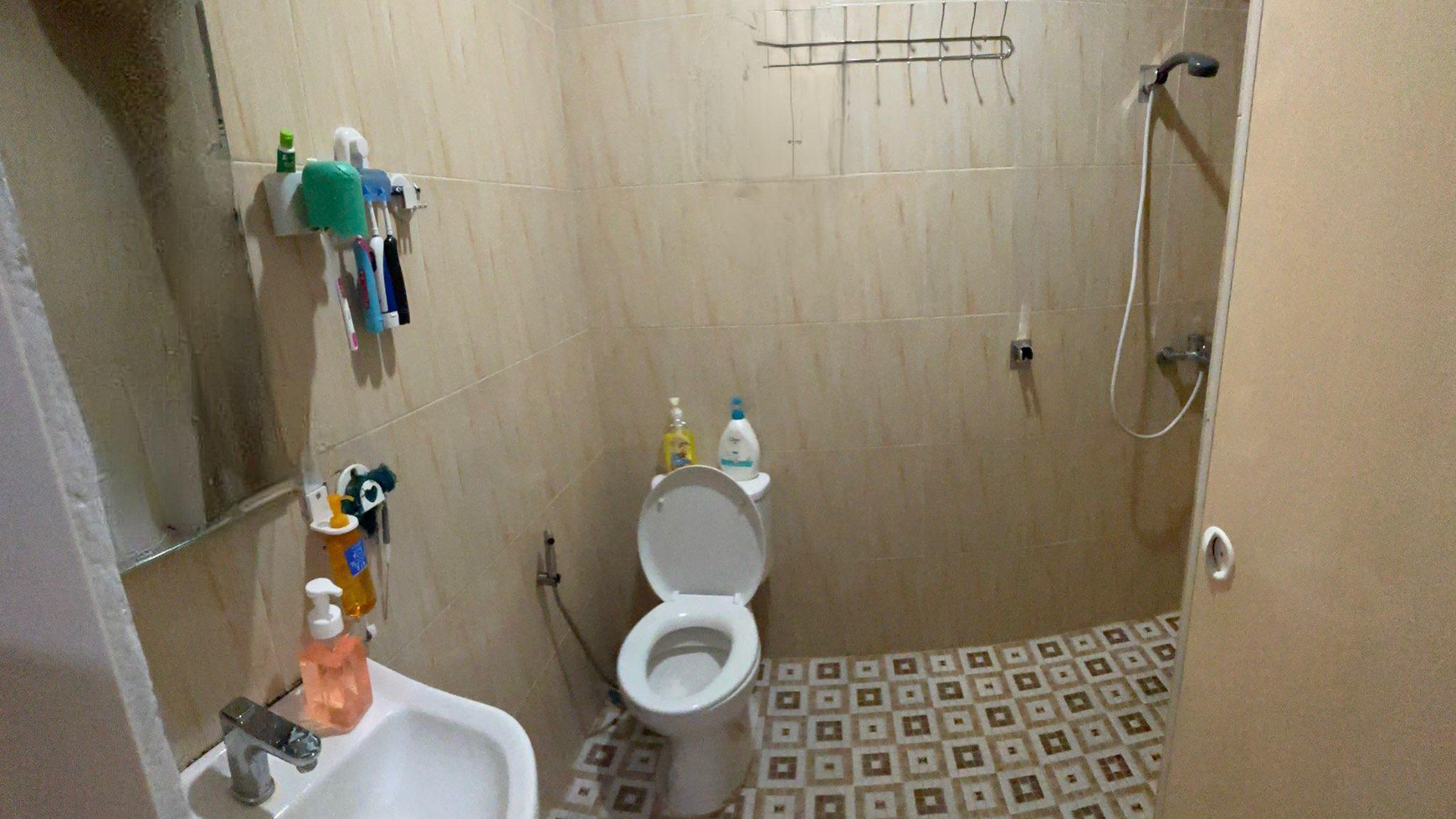 Rumah Hitung Tanah Area Cipete