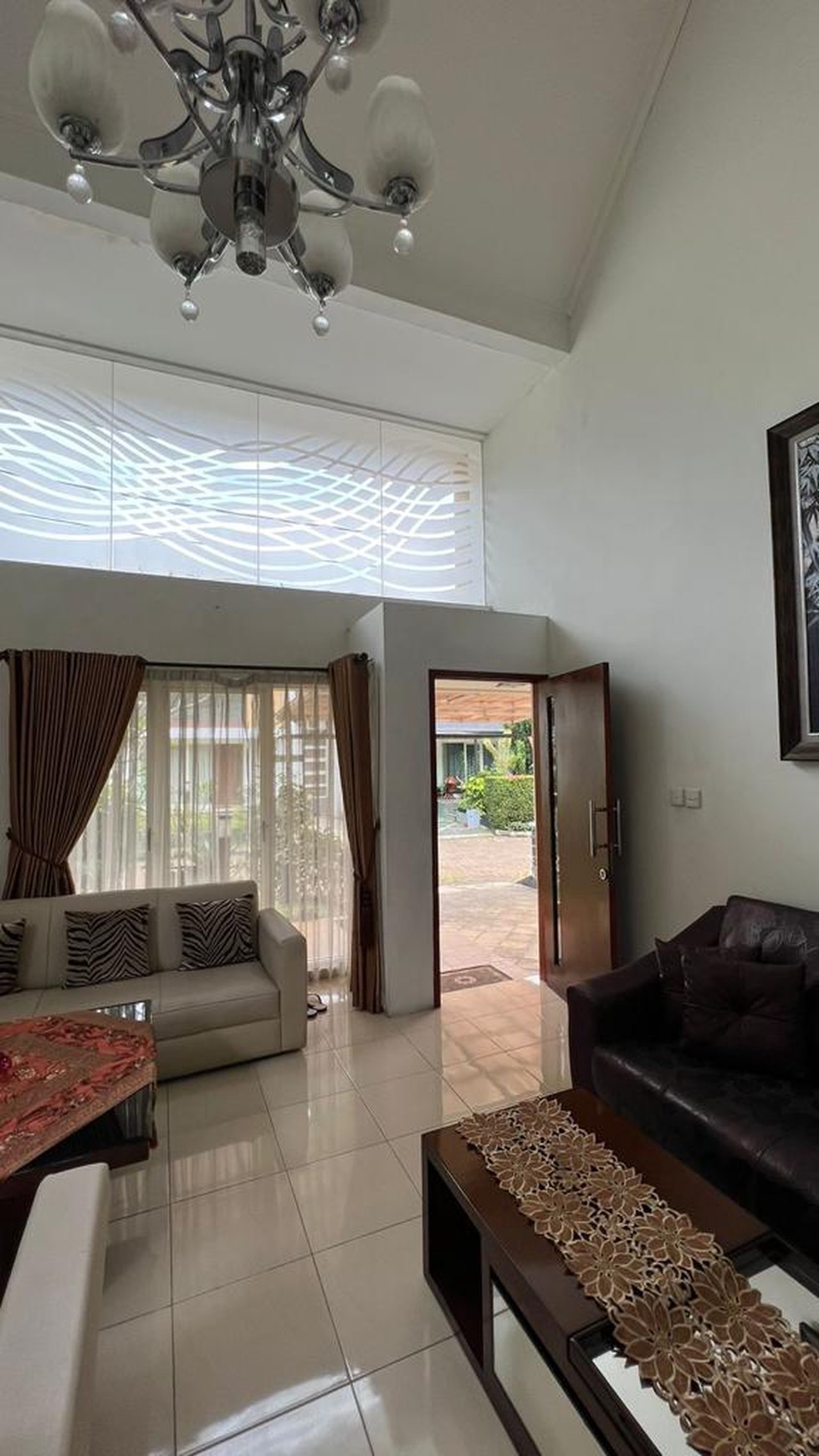 Rumah Bagus Di Rancamaya Golf Estate Balcony Grande 