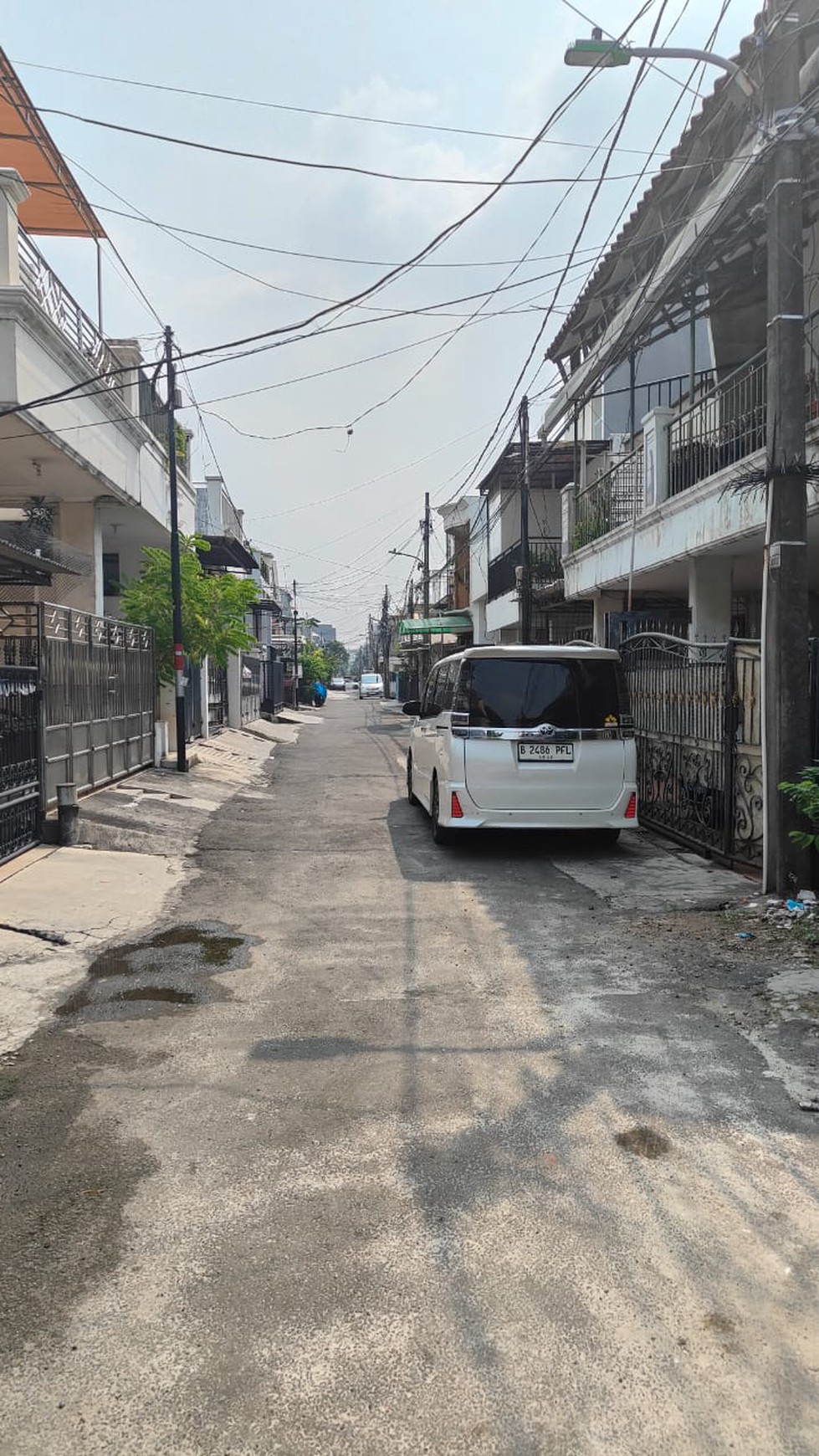 Rumah Rapi Dekat Kopi DJoni Kelapa Gading Jakarta Utara