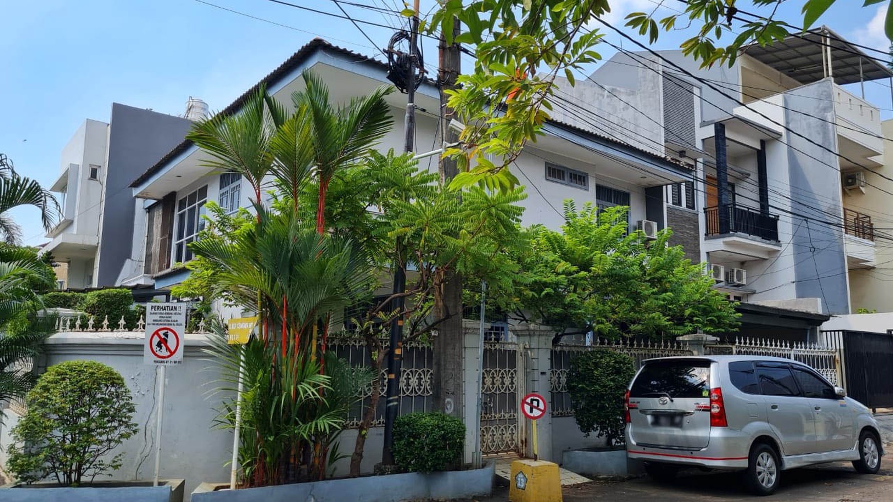 Rumah Kelapa Cengkir Barat, jalan lebar, huk luas 261m,   Kelapa Gading 