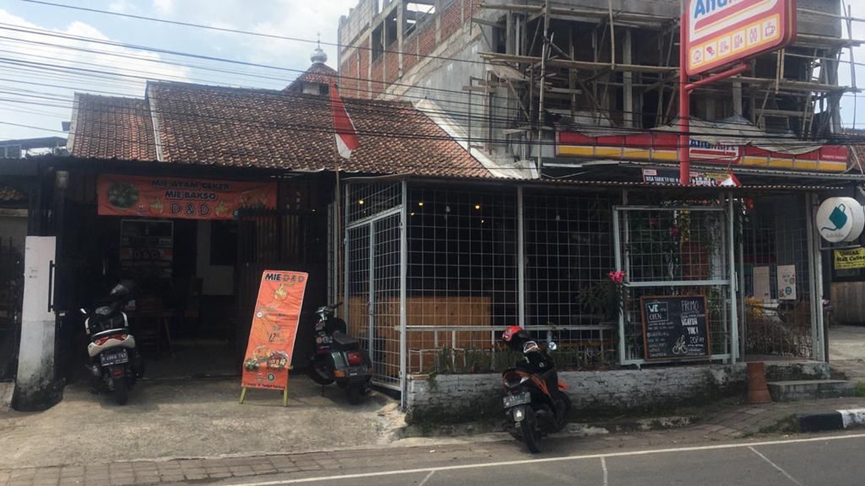 Rumah & Ruang Usaha di Mainroad Jalan Perintis Area Sarijadi