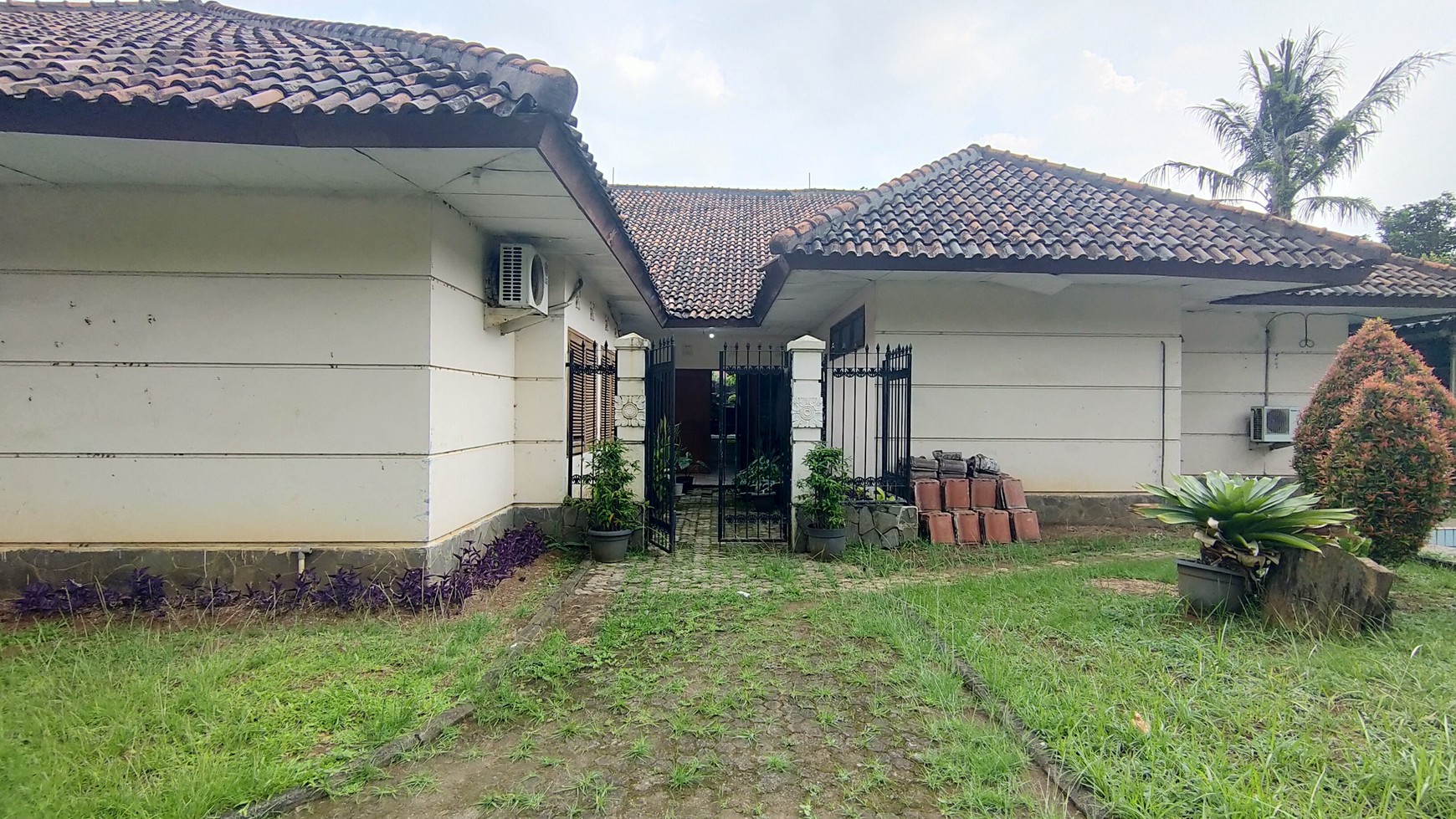 Dijual Rumah Lama 1250m&#xb2; Cocok untuk Usaha, Pisangan Ciputat