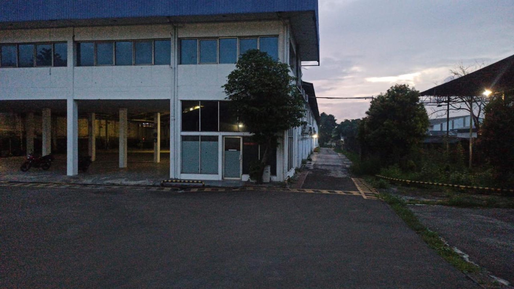 Jl. Raya Citeureup, Gunung Putri, Bogor