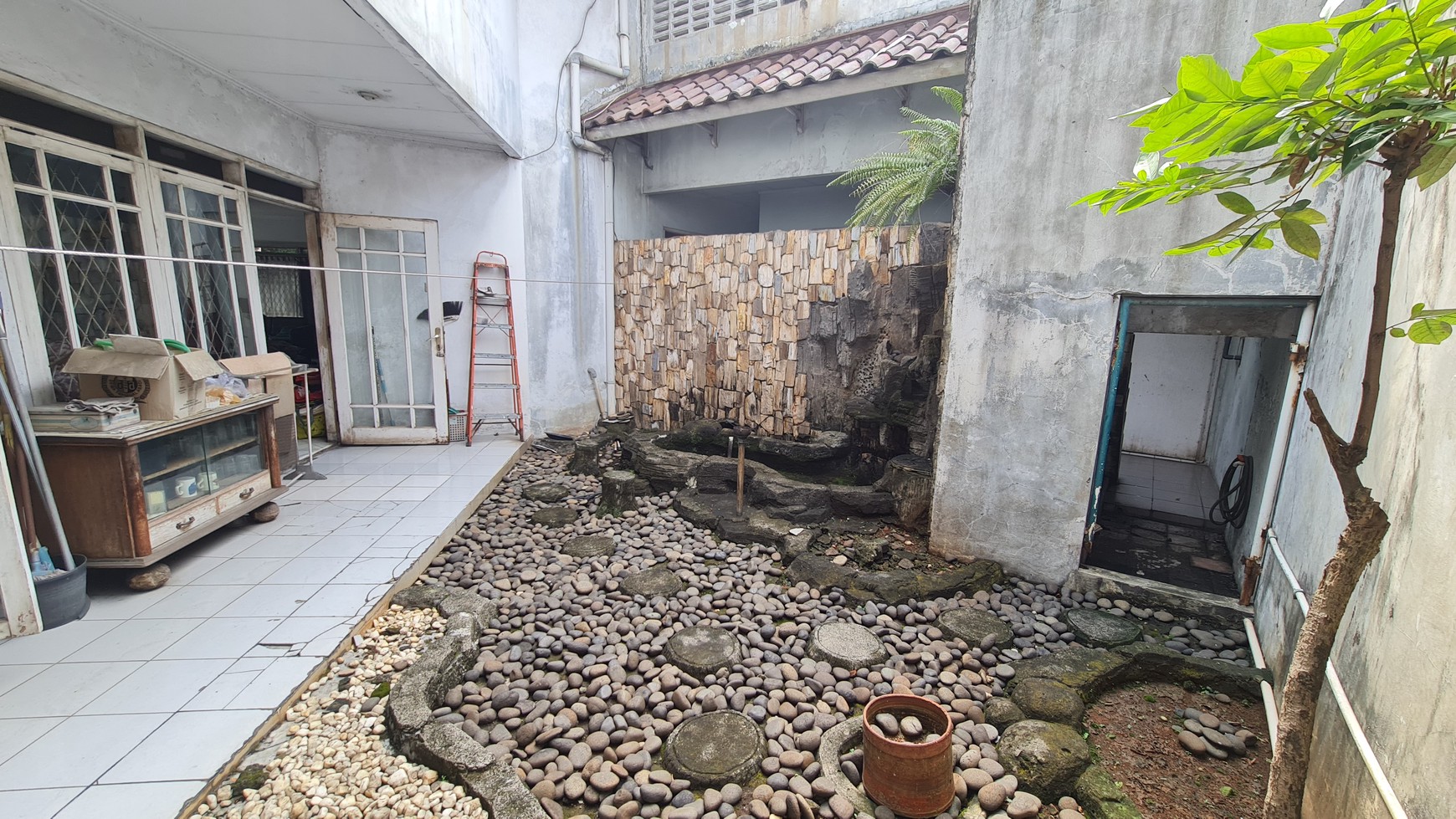 Rumah Hitung Tanah Area Cipete