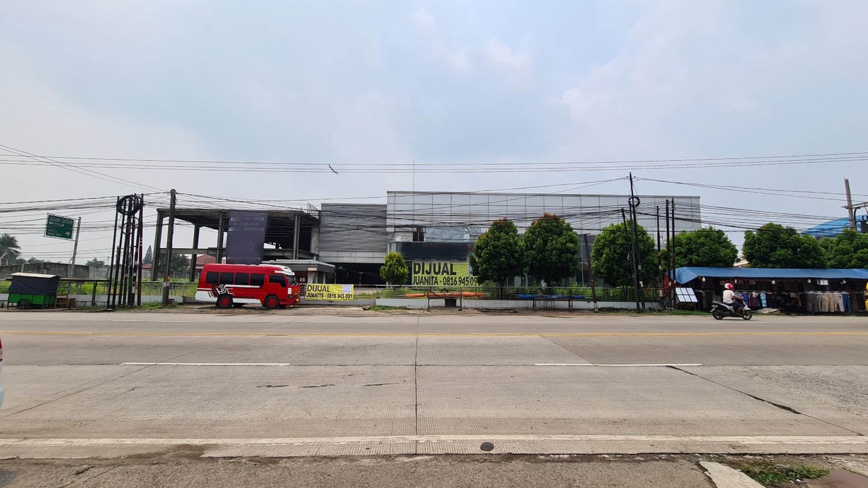 [ Ex. Showroom Mobil Raya Serang Desa Talaga,  Kosong ]