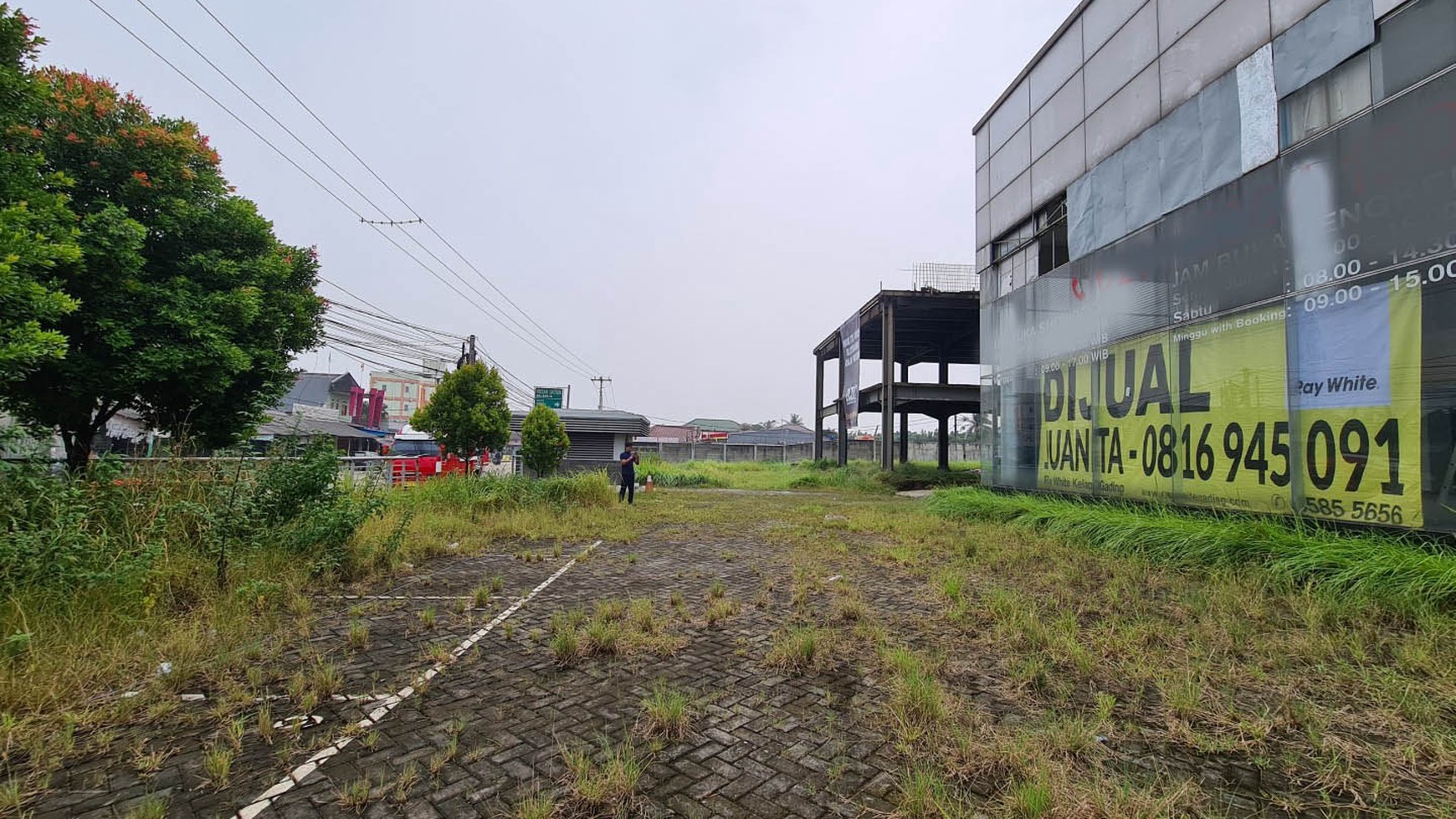 [ Ex. Showroom Mobil Raya Serang Desa Talaga,  Kosong ]