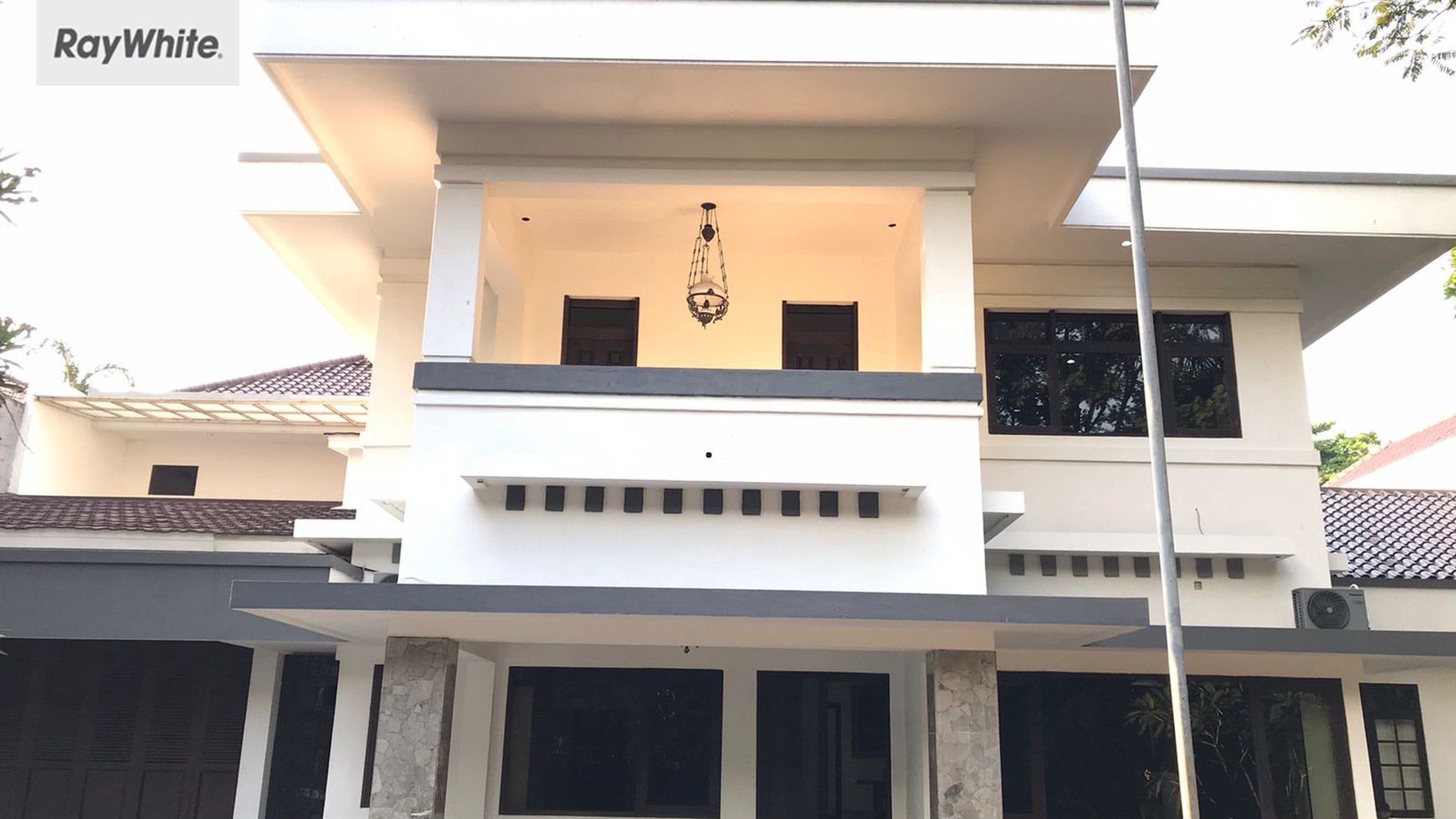 FOR SALE Rumah baru 2 Lantai strategis menteng Jakarta Pusat