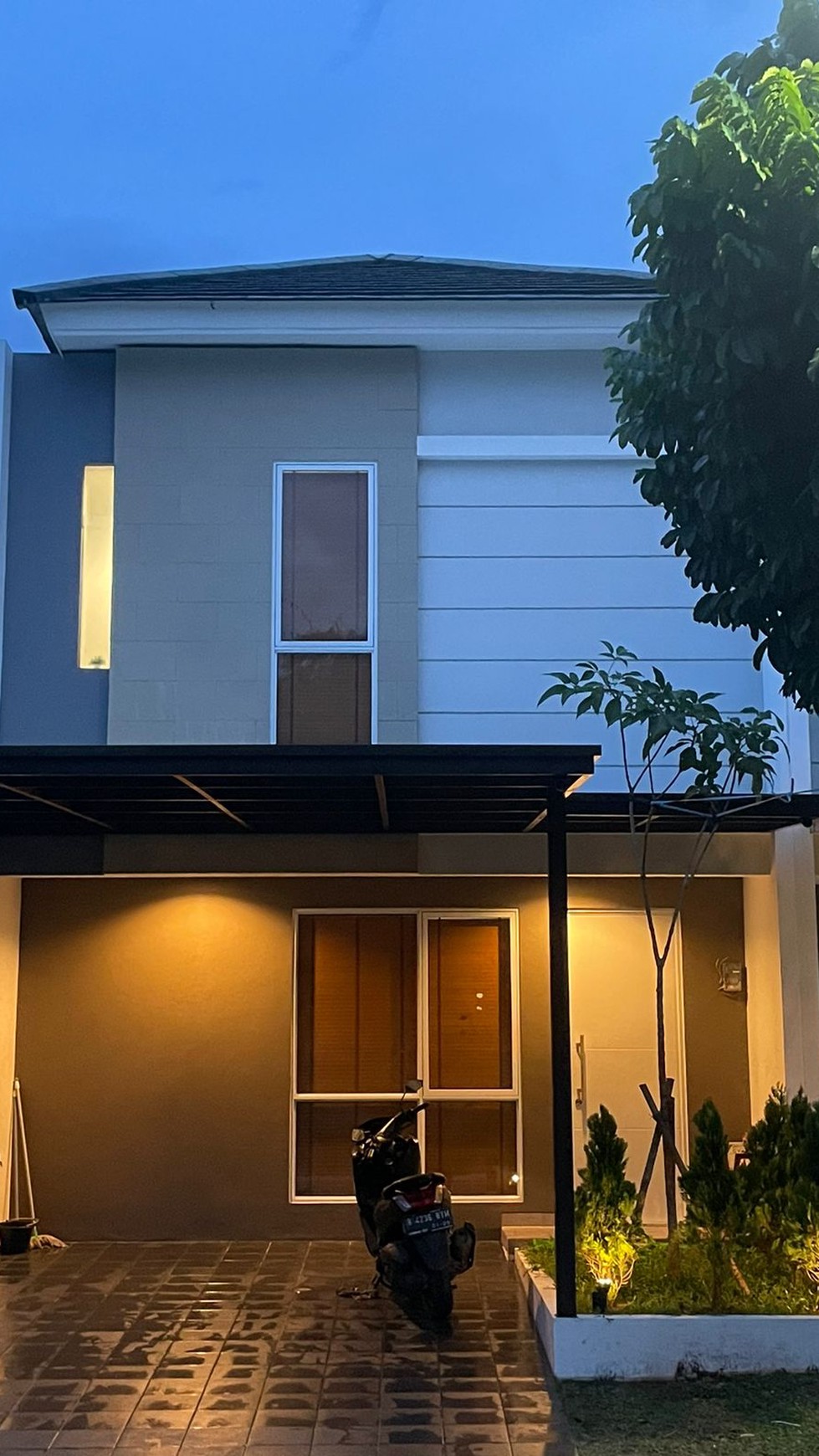 Dijual Rumah Modern Minimalis Lokasi Strategis di  Serpong Jaya 