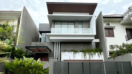 Rumah Baru Taman Golf Citraland Sby NEW Desain Mewah PREMIUM Quality dekat Graha Family, Pakuwon Indah ,Bukit Darmo Golf