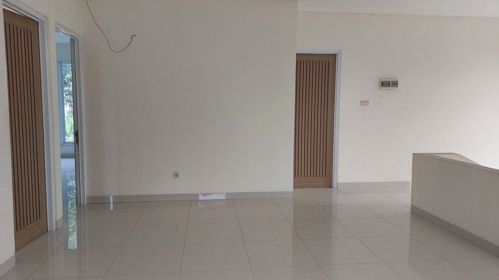 Rumah 2lt dijual di bawah harga NJOP, Siap Huni di Rafless Hill  Cibubur