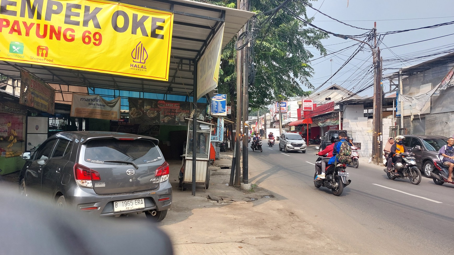 Rumah  3lantai Siap Huni di jl. raya Cipayung Jakarta Timur