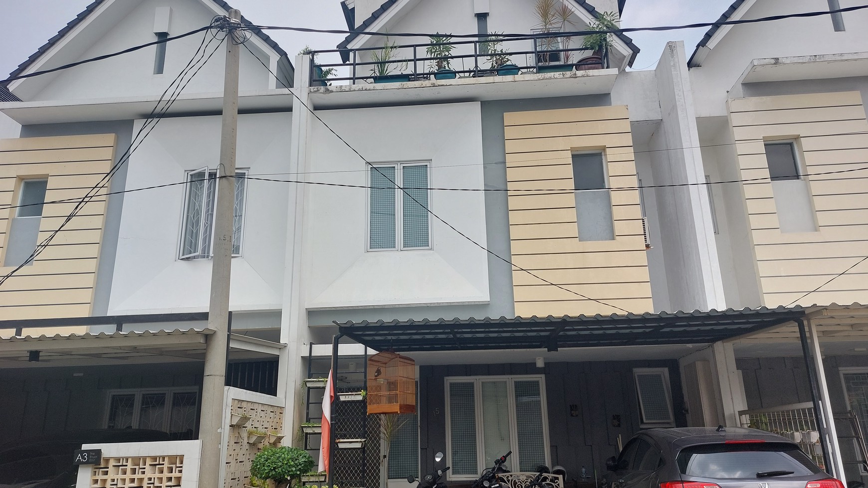 Rumah  3lantai Siap Huni di jl. raya Cipayung Jakarta Timur