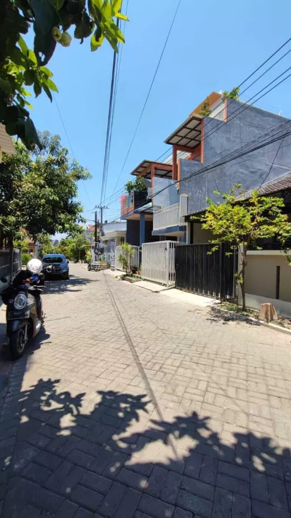 Dijual Rumah Asri di Sutorejo Timur, Surabaya - Lokasi Strategis, Dekat Fasilitas!