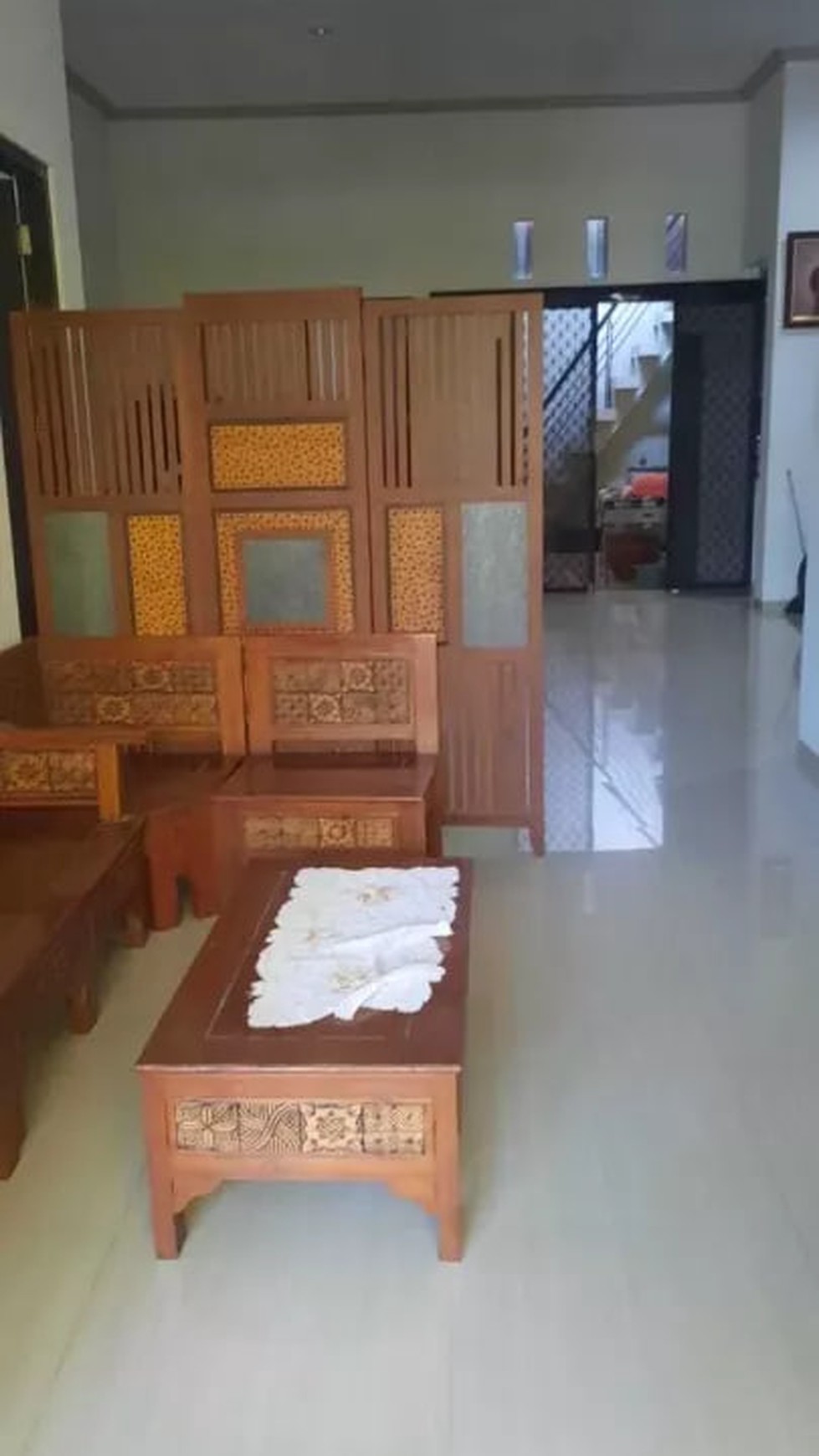 Dijual Rumah Asri di Sutorejo Timur, Surabaya - Lokasi Strategis, Dekat Fasilitas!