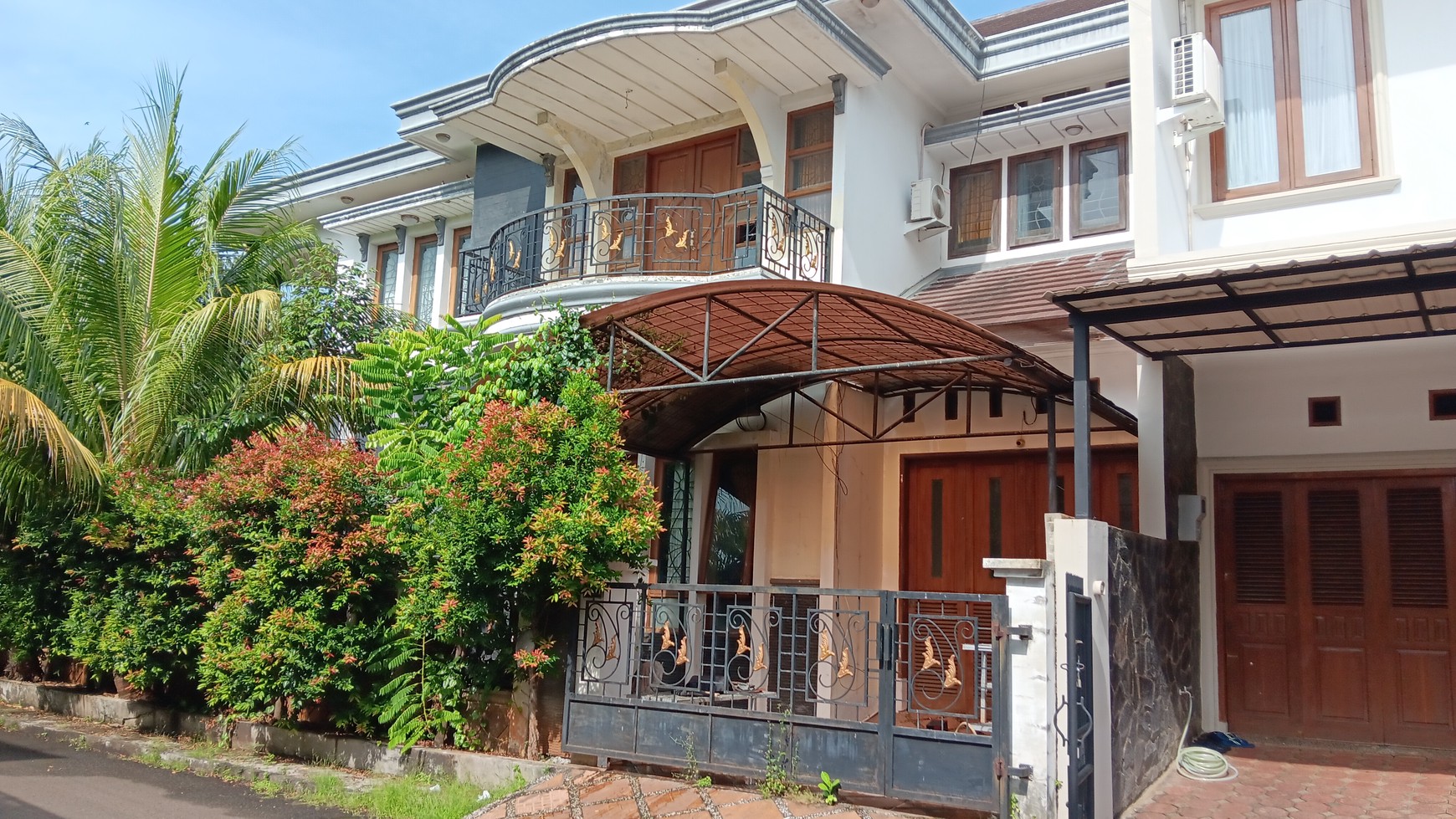 Rumah Bagus dan Asri Sertipikat Hak Milik Full Furnished Bintaro Pesanggrahan, Jakarta Selatan