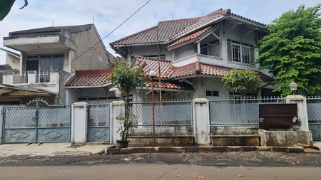 Rumah dalam Lingkungan Asri, Privacy dan Bagus di Galaxy Bekasi, dekat jalan Tol Cikampek 