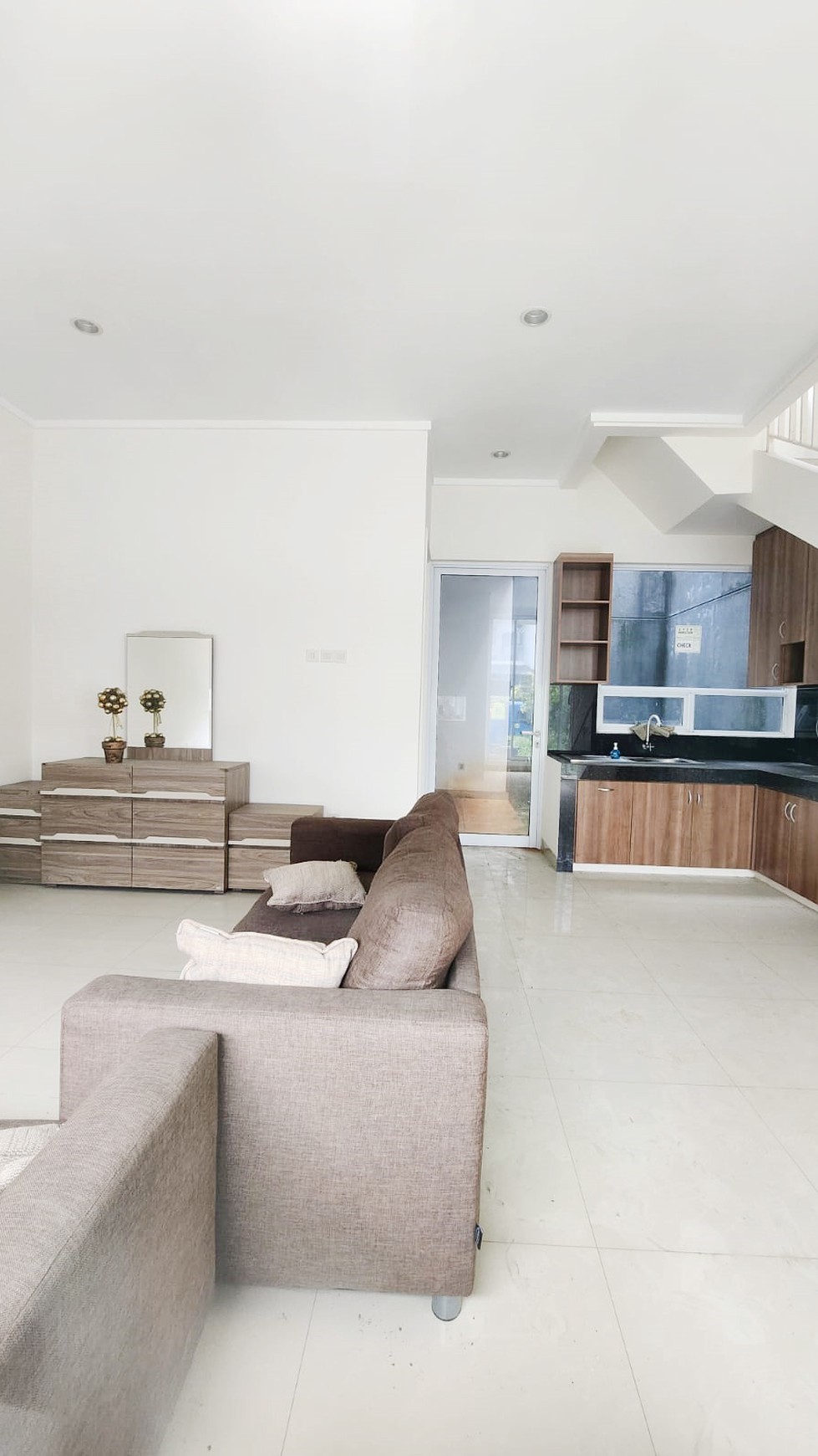 Rumah Hitung Tanah Area Cipete