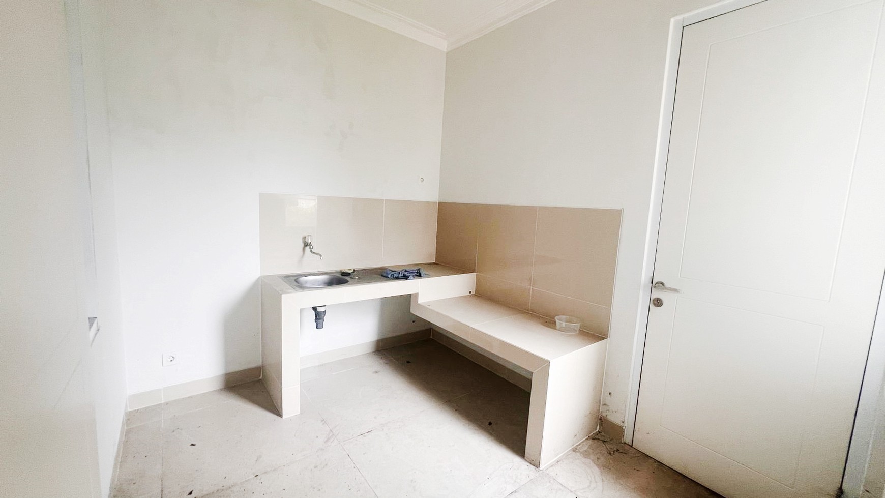 Rumah Hitung Tanah Area Cipete