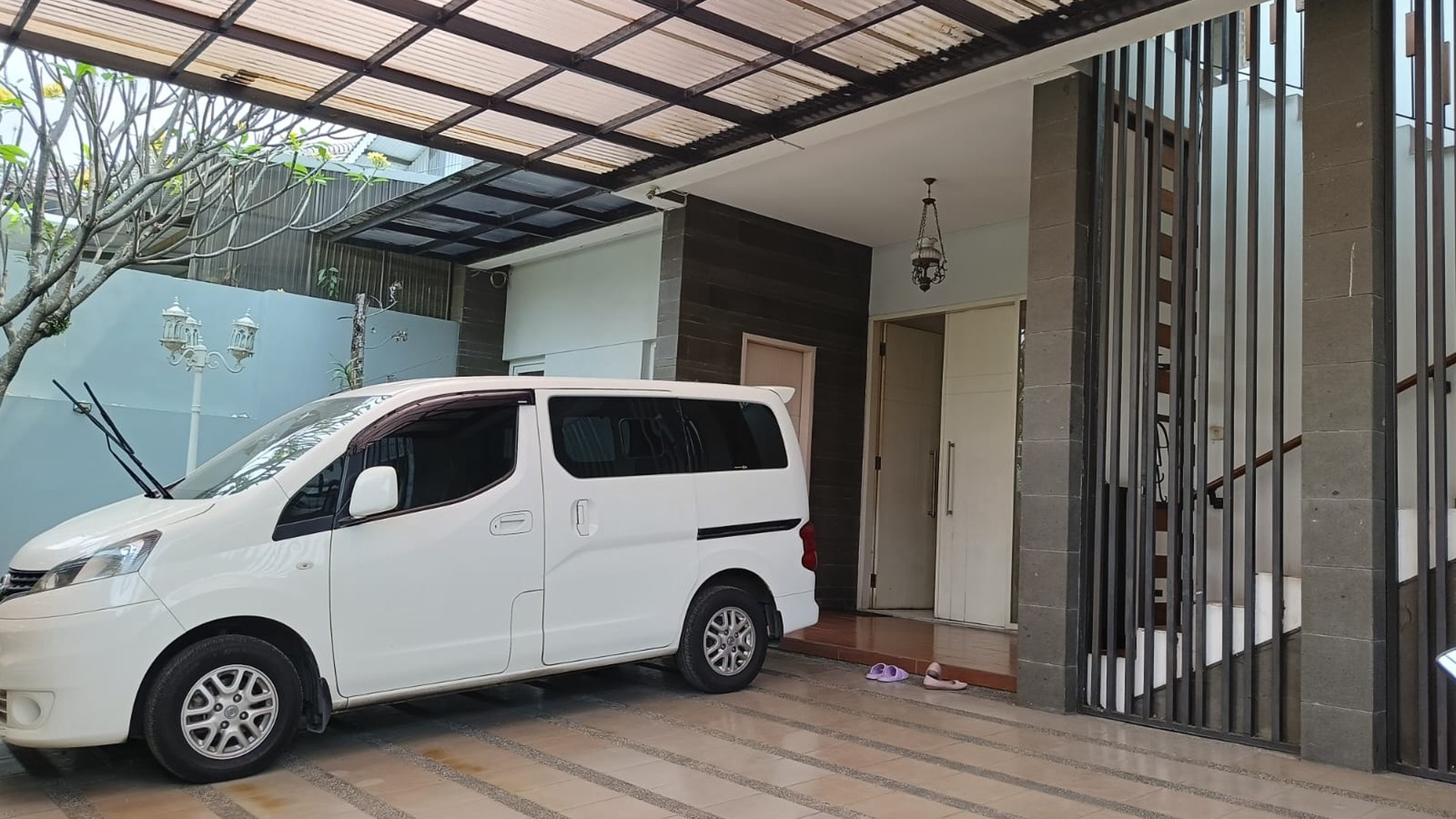 Rumah Lux Tengah Kota di BKr Bandung Kota