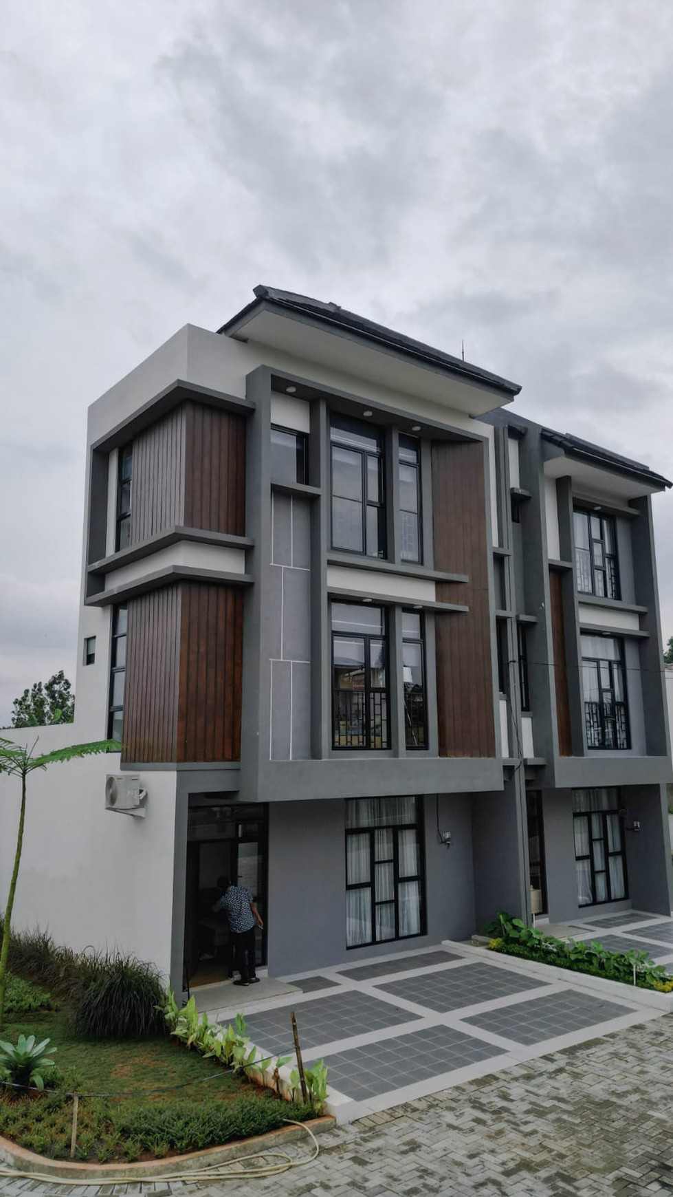 Flash Sale. Rumah bagus Asanna Village Aleena, Pamulang