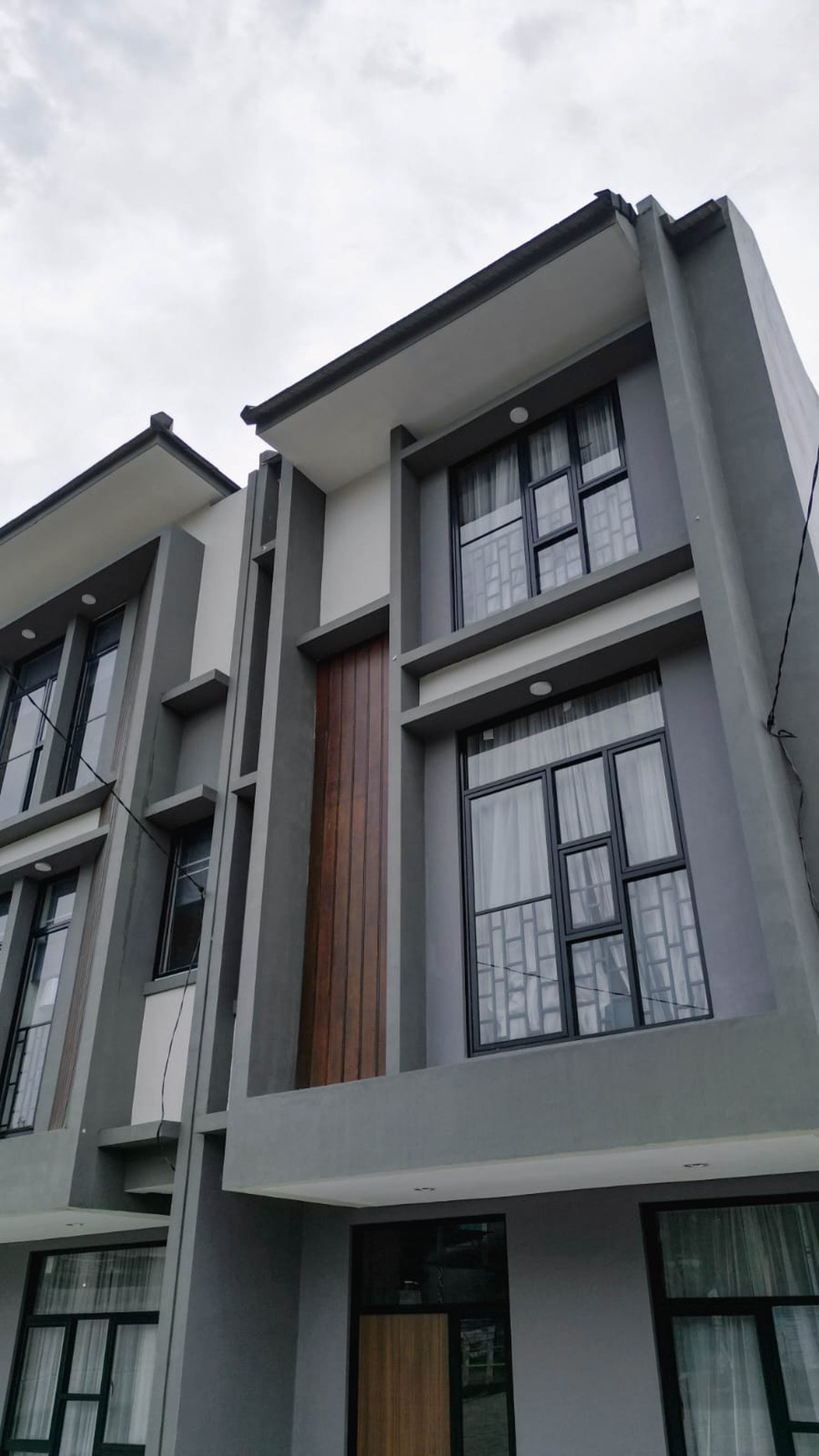 Flash Sale. Rumah bagus Asanna Village Aleena, Pamulang