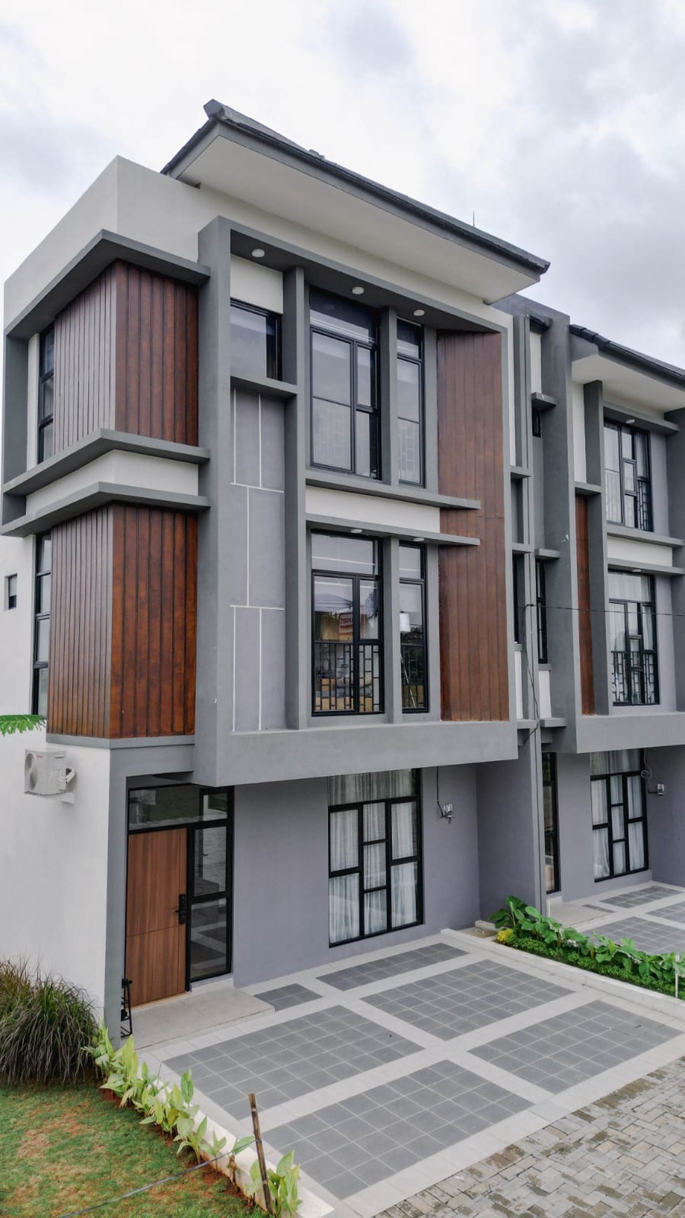 Flash Sale. Rumah bagus Asanna Village Aleena, Pamulang