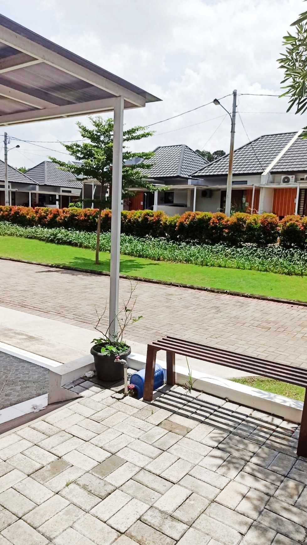 Rumah Bagus Di Gardens Candi Sawangan Depok 