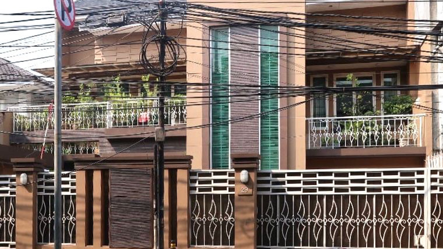 Rumah Mewah 3 Tingkat di Kebayoran Baru, Jakarta Selatan