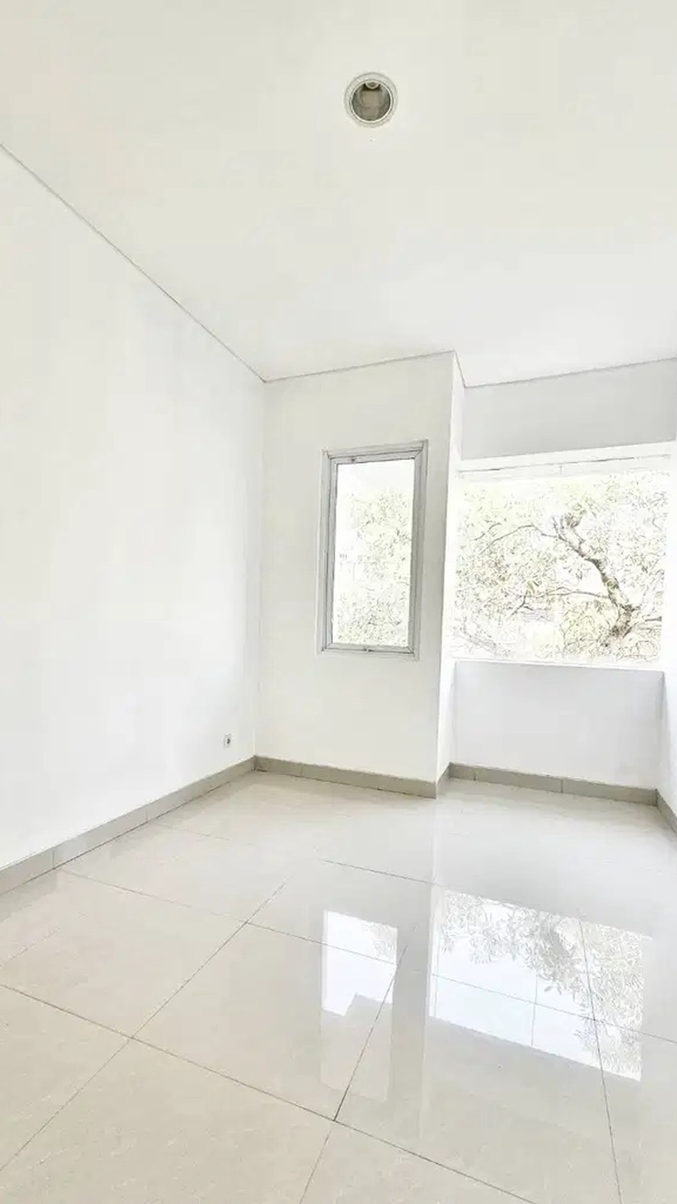 Hot Rent. Rumah Bagus Di Eminent Ingenia, BSD