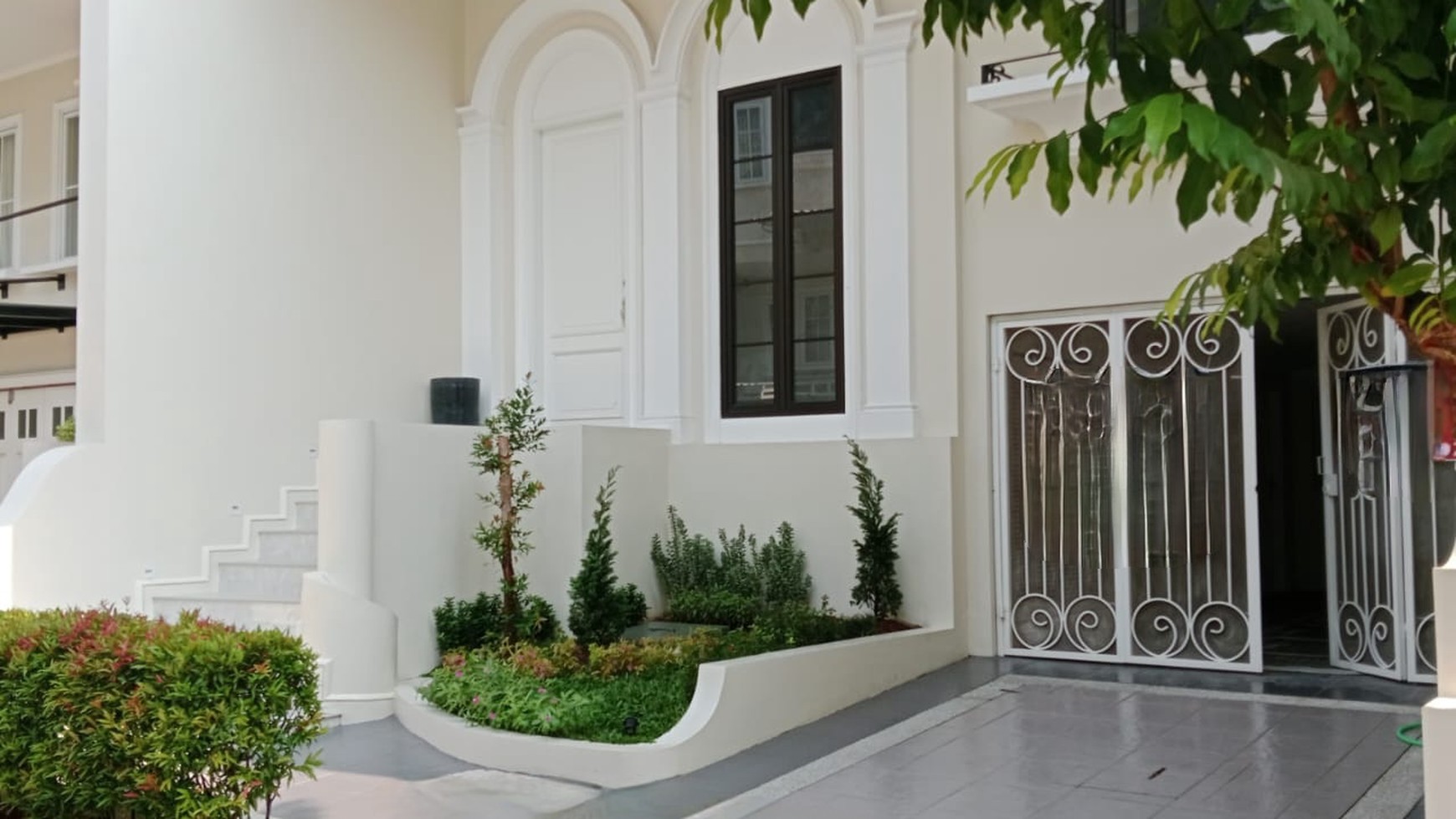 Rumah Camden House Residence, Kembangan, Jakarta