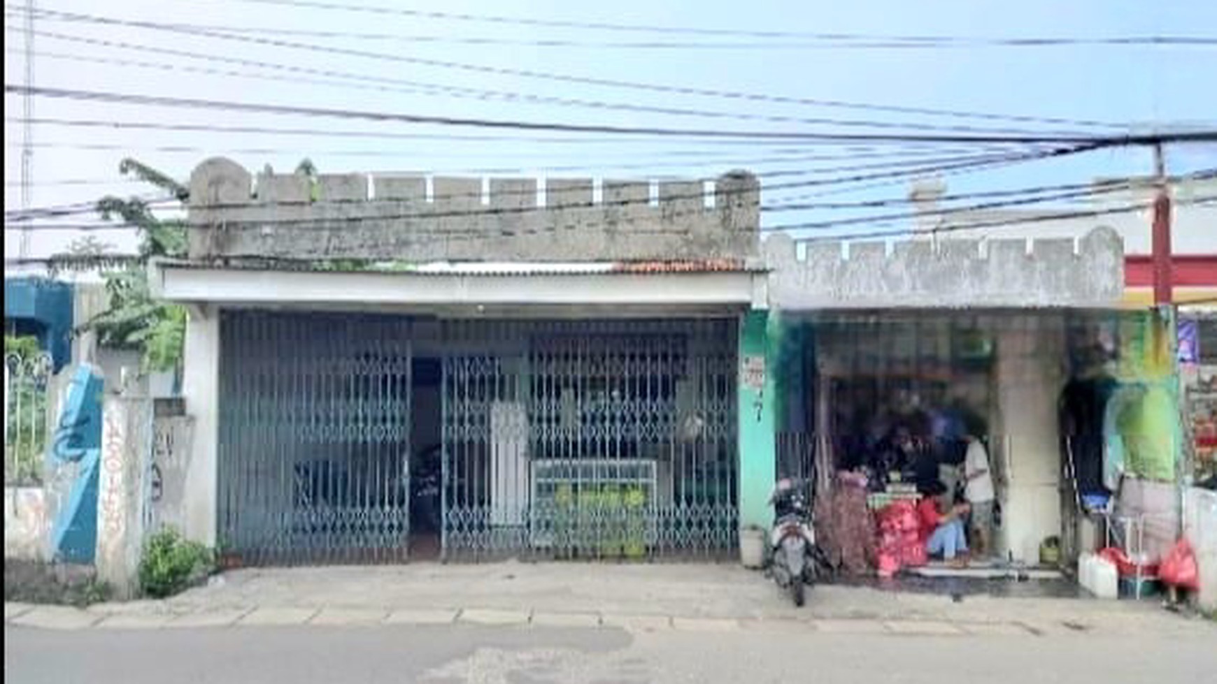 Rumah Jl Radar Auri - Cisalak Pasar, Cimanggis, Depok. 10x31. 
Lokasi super strategis: 
Cocok utk hunian maupun usaha