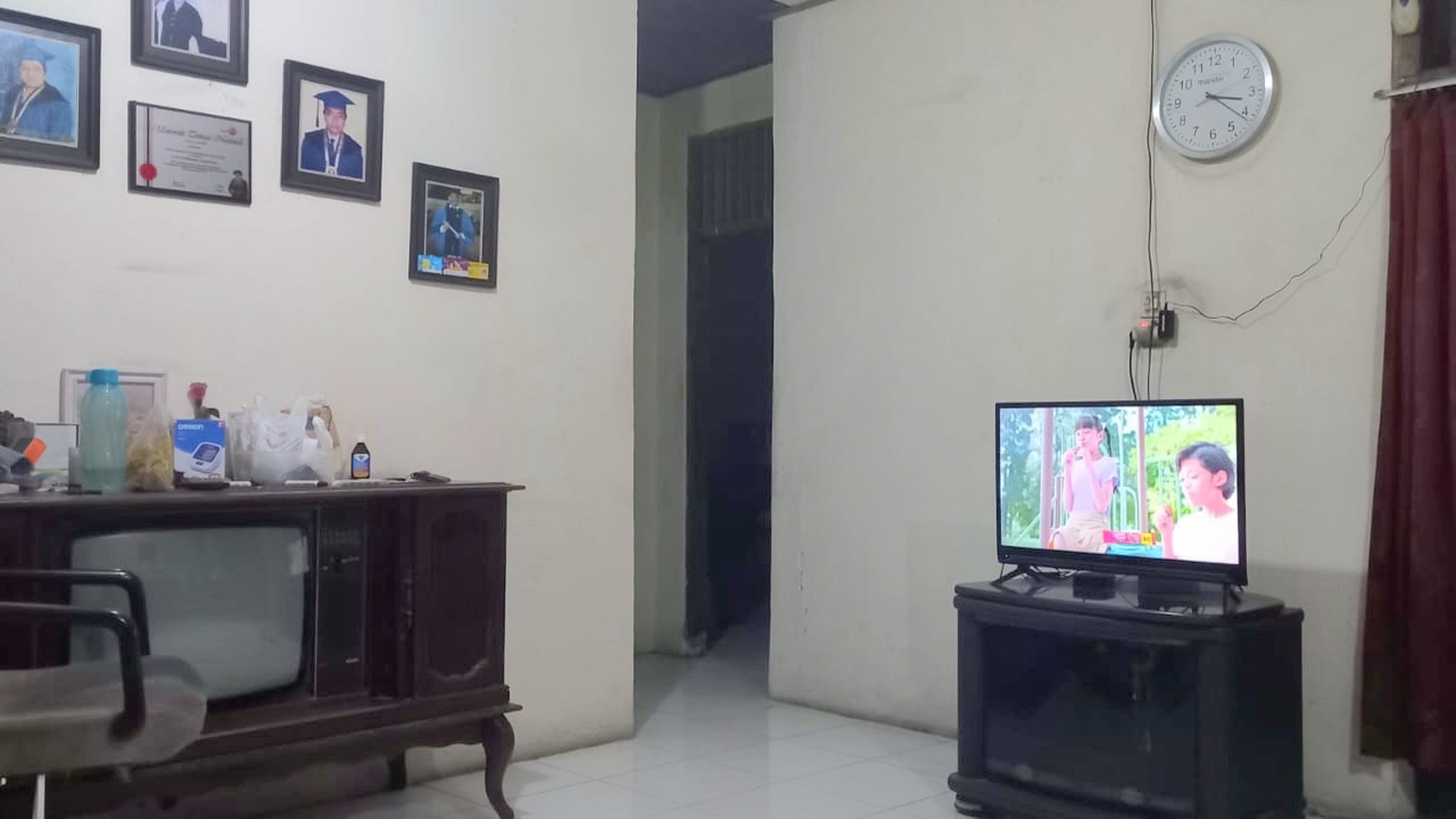 Rumah Jl Radar Auri - Cisalak Pasar, Cimanggis, Depok. 10x31. 
Lokasi super strategis: 
Cocok utk hunian maupun usaha