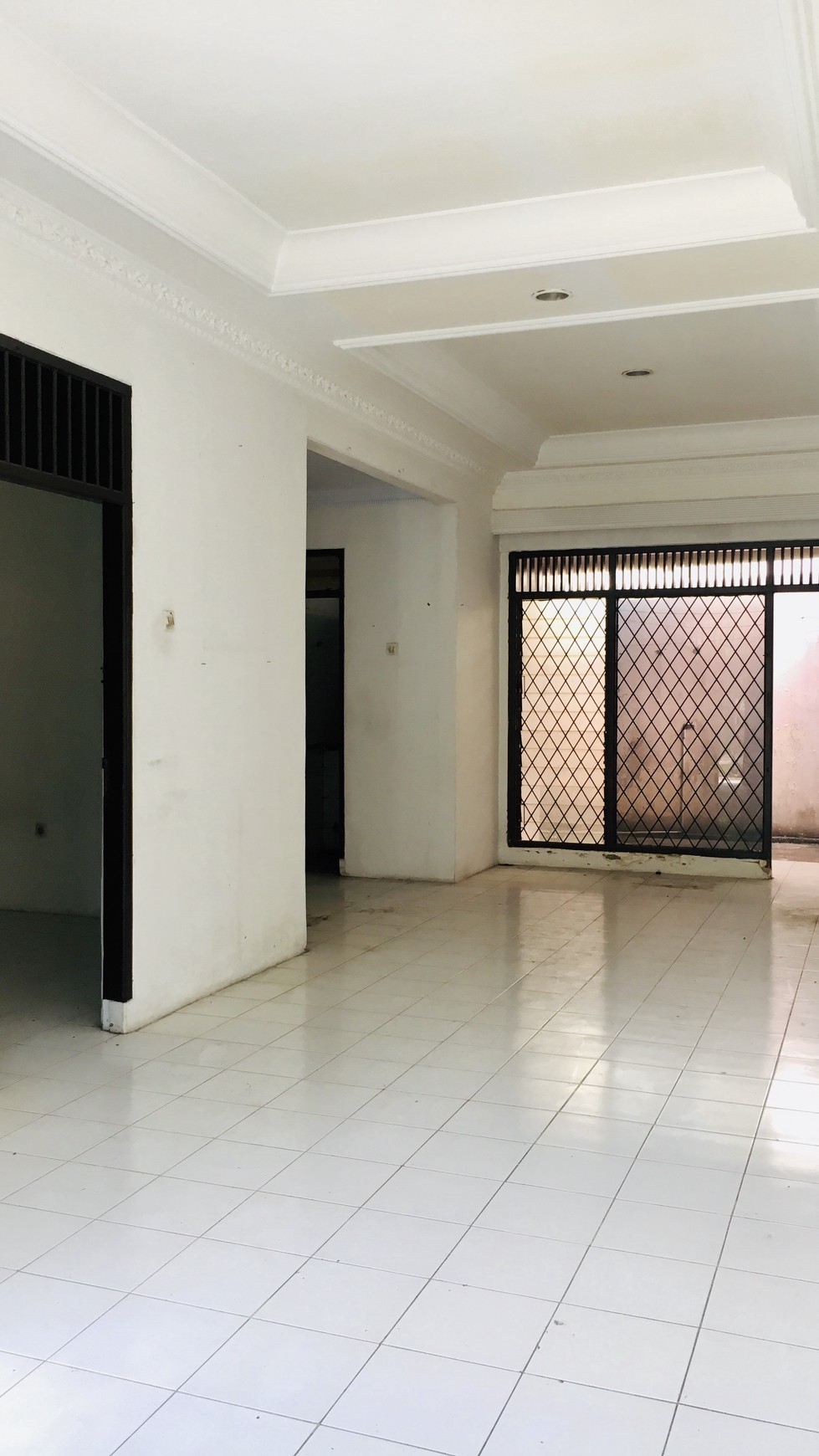 Dijual Rumah di Komplek Bukit Nusa Indah, Ciputat