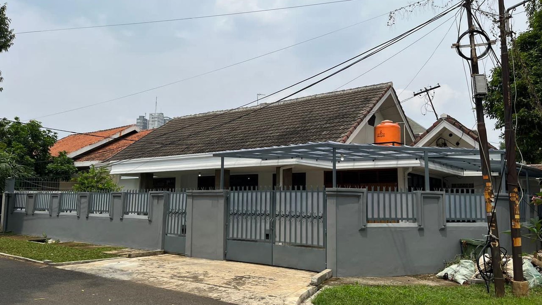 Rumah Asri Siap Huni dan Terawat di Lokasi Strategis @Gandaria