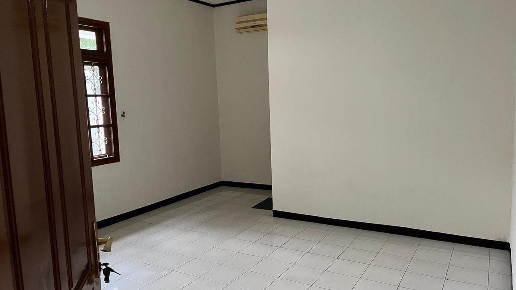 Rumah Asri Siap Huni dan Terawat di Lokasi Strategis @Gandaria