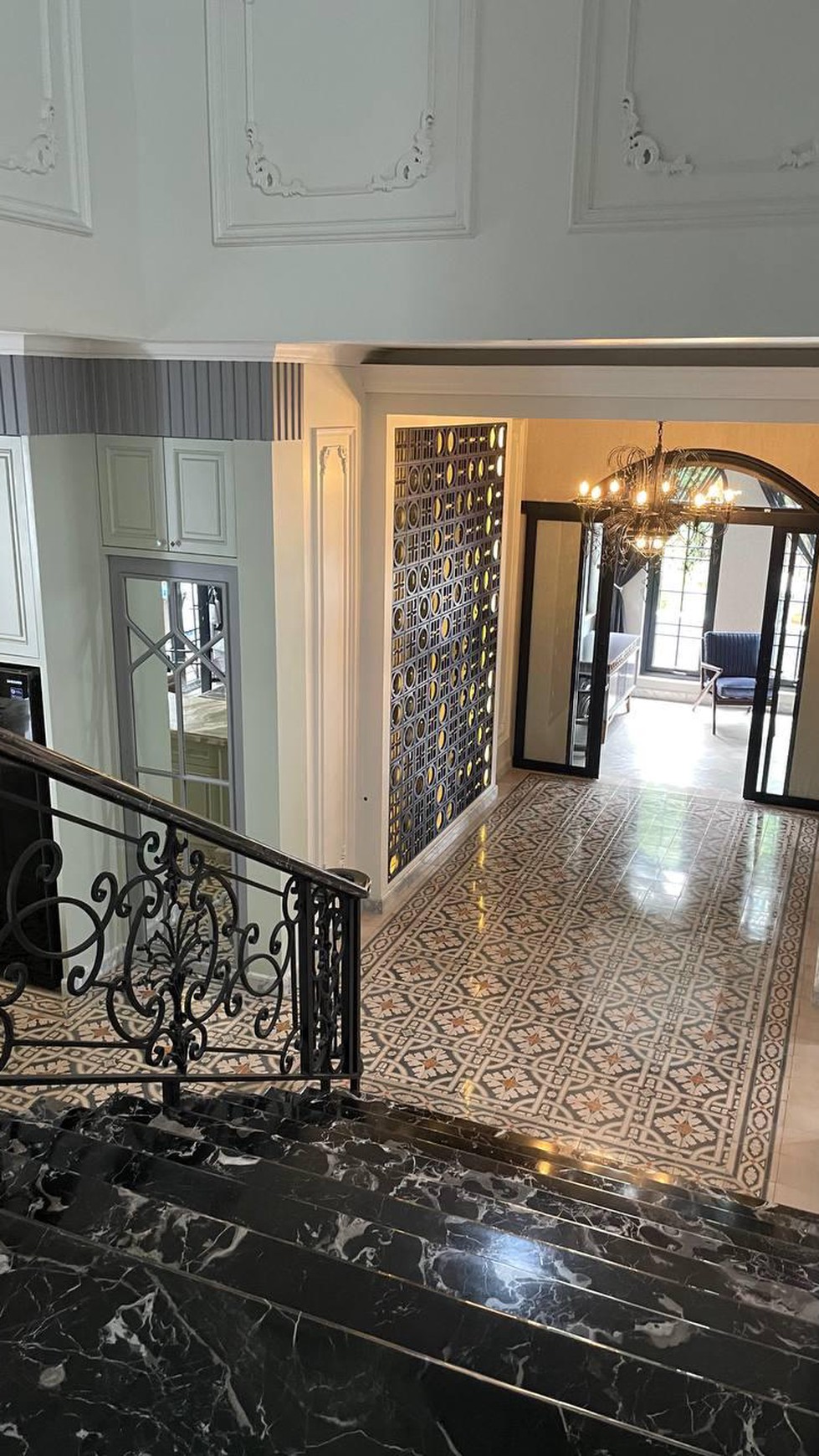 TURUN HARGA! Luxury House  Full Furnished 3 Lantai di Citra Gran Cibubur