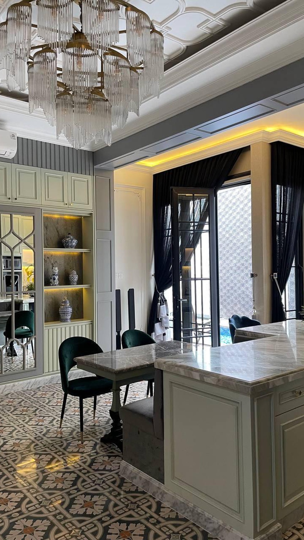 TURUN HARGA! Luxury House  Full Furnished 3 Lantai di Citra Gran Cibubur