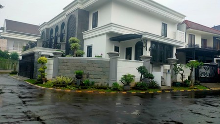 TURUN HARGA! Luxury House  Full Furnished 3 Lantai di Citra Gran Cibubur