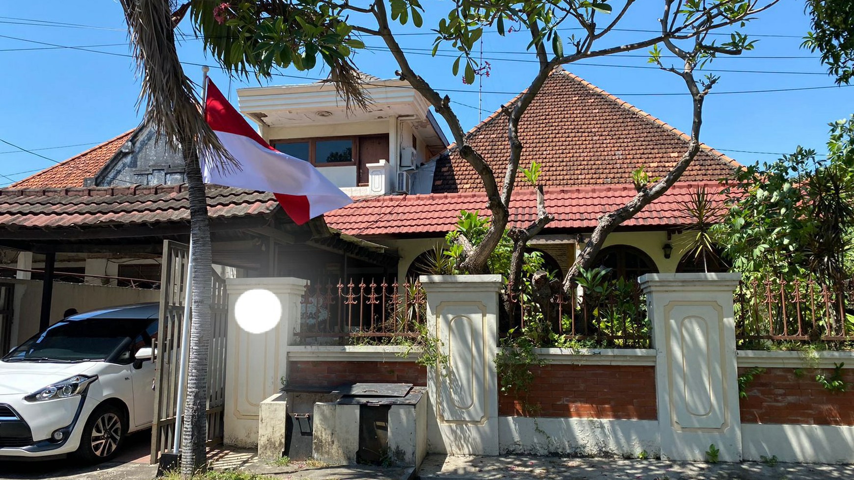 Dijual Rumah di Jl.Barito Surabaya Pusat Semi Furnished JADOEL Instagramable cocok buat Segala  Usaha -MURAH Hitung Rp.22,5 jt/m2