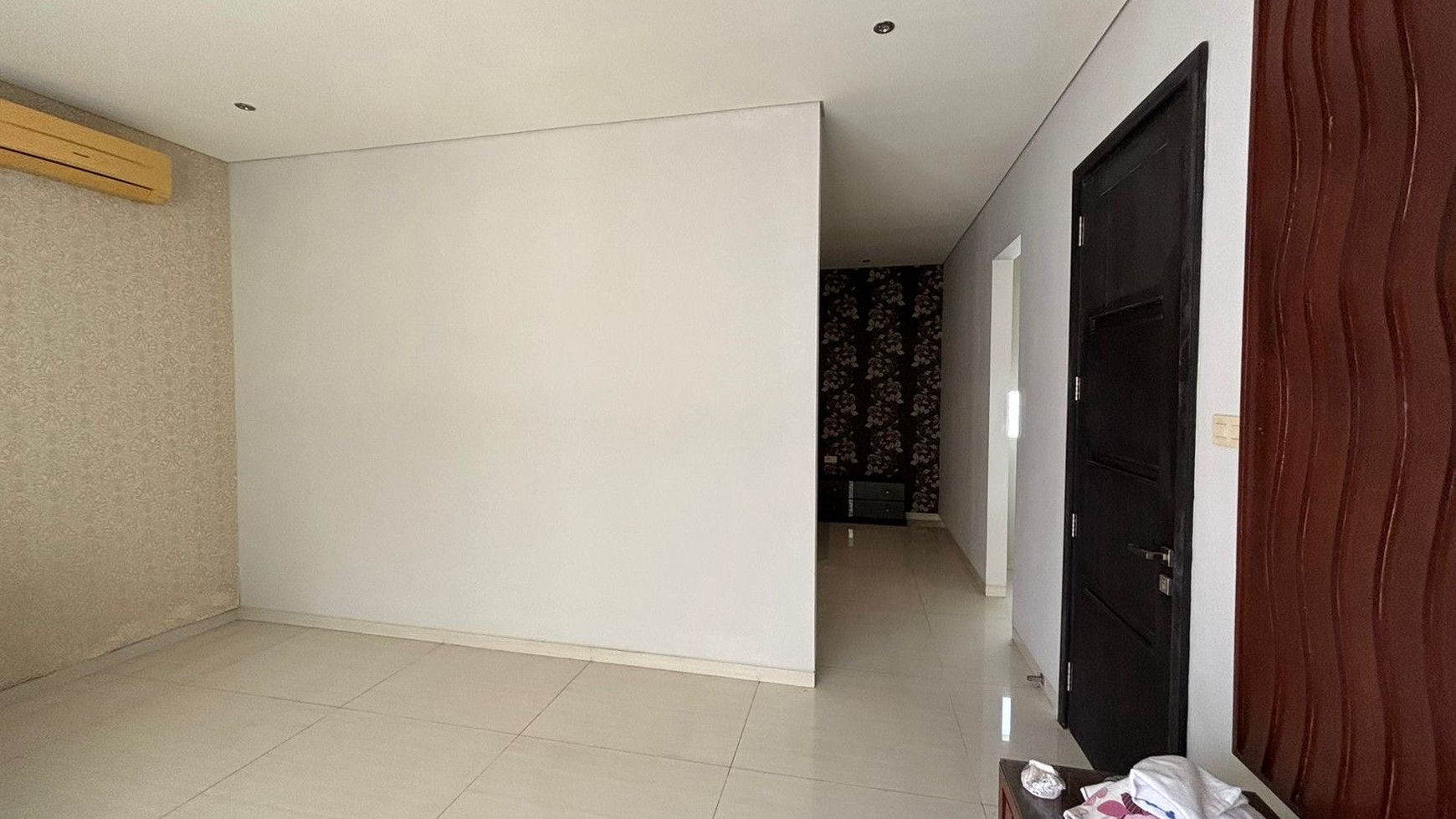 dijual rumah di jalan kembar utama raya citraland mewah 3 lantai