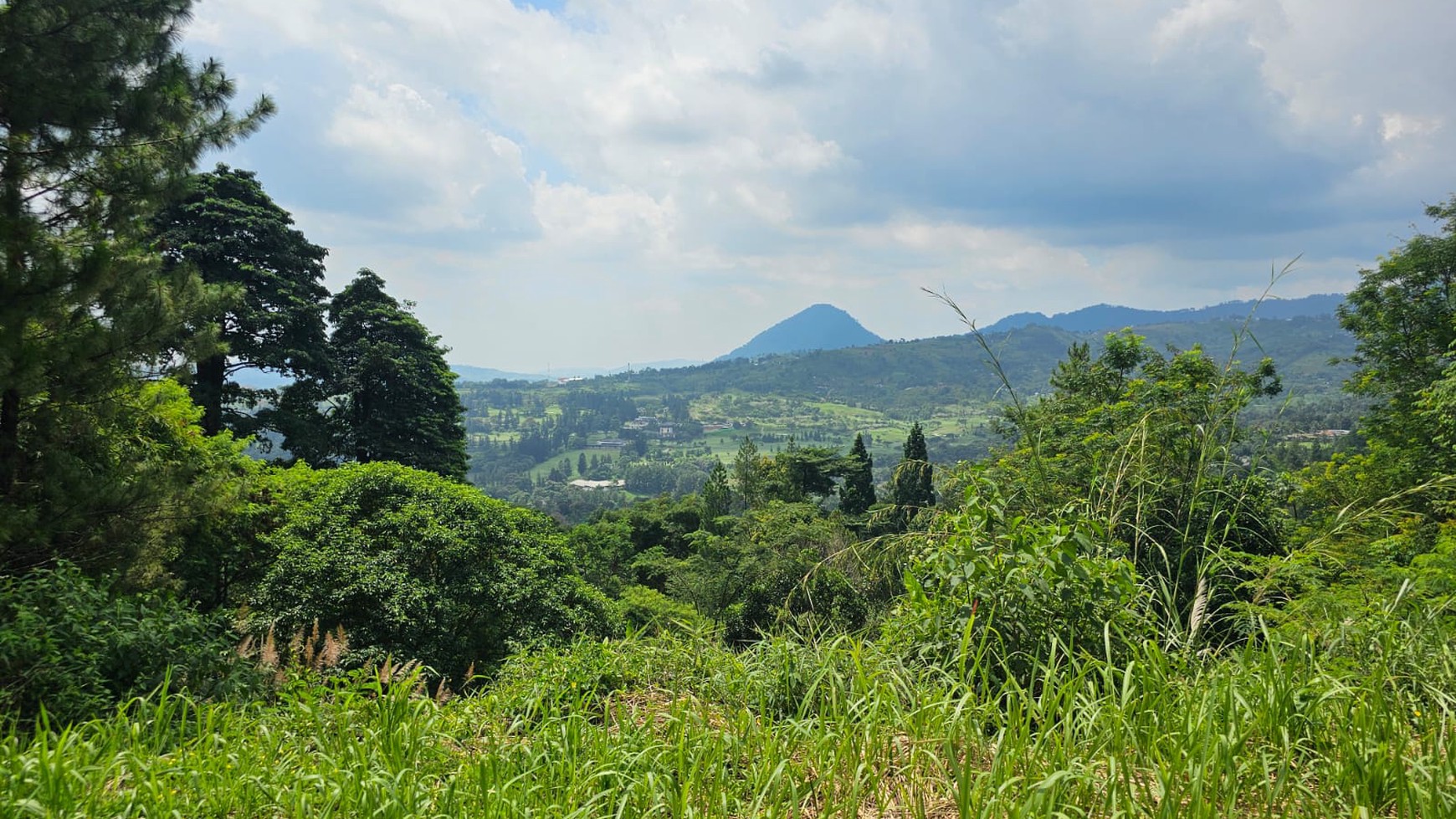 Lahan komersil 3 Hektar di bukit pelangi, Gunung Geulis. Sukaraja - Bogor