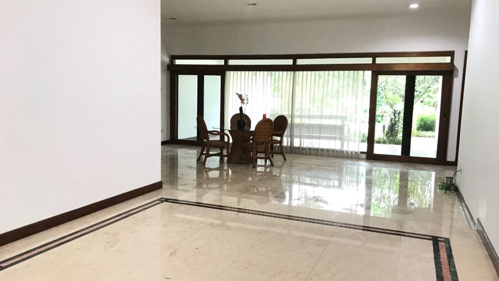 Nice House For Rent in Ampera