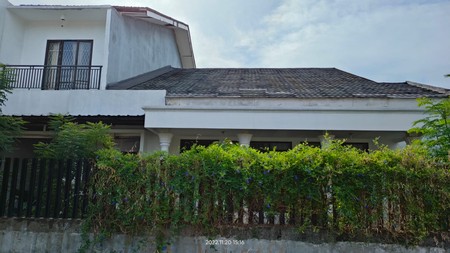 Rumah Siap Huni Dan Halaman luas di Bintaro  