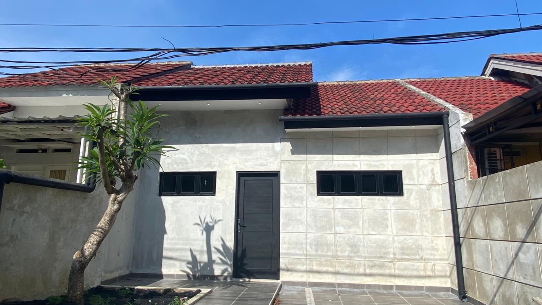 Rumah Baru dengan Desain Industrialis dan Siap Huni @Pondok Aren