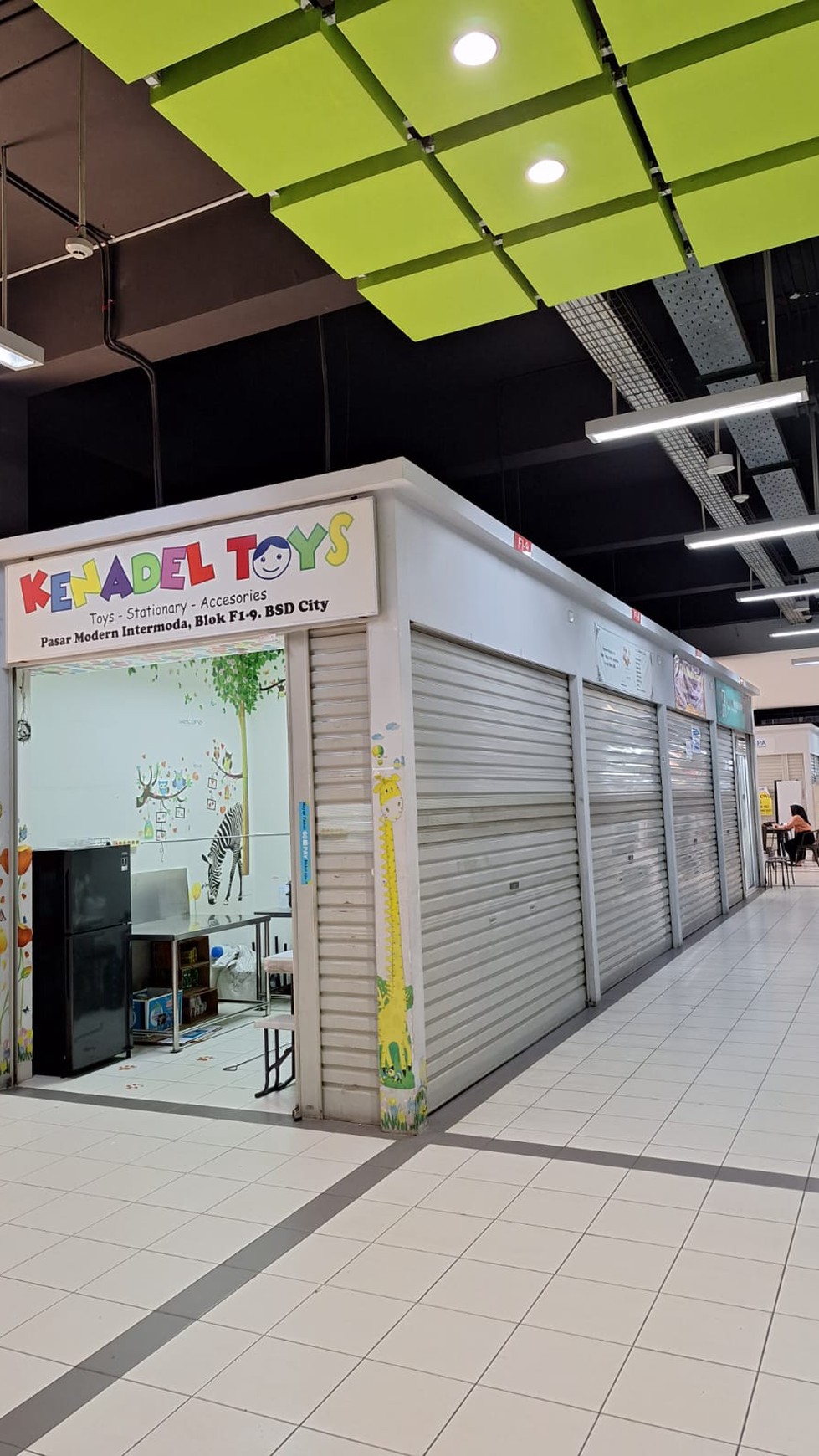 Kios lokasi dekat main lobby Pasar Modern Intermoda BSD 