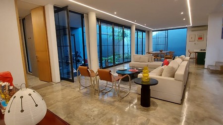 Rumah Mewah Siap Huni dengan Lingkungan Asri dan Nyaman @Bintaro.