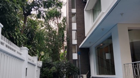 Beautiful house in pondok indah